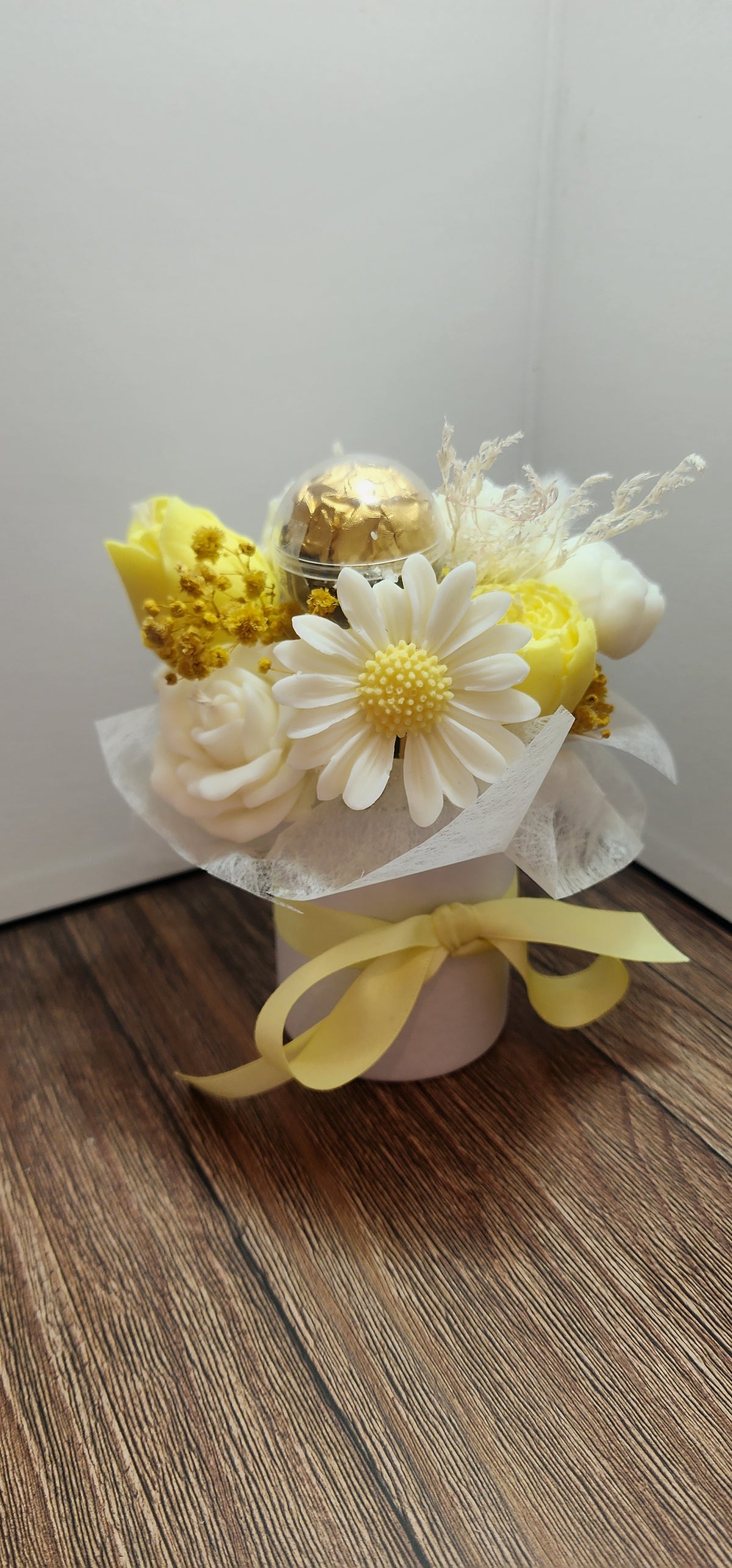 Candle Bouquet - Small Hat Box