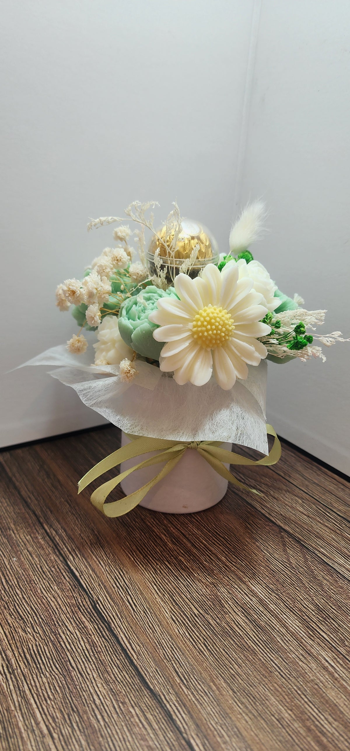 Candle Bouquet - Small Hat Box