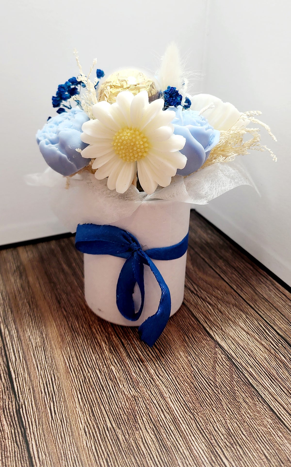 Candle Bouquet - Small Hat Box